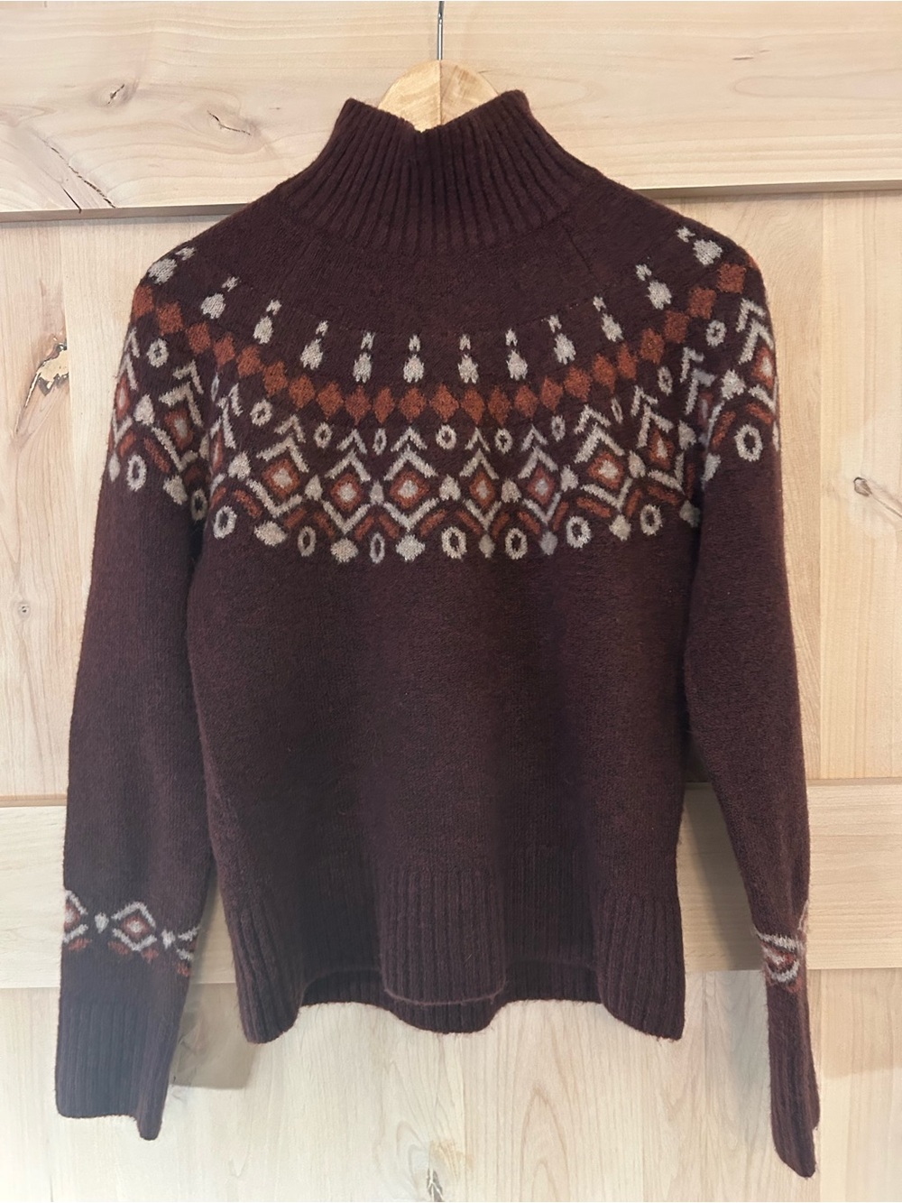 Kuhl Women’s Burgundy & Orange wool blend turtle neck sweater, EUC- Small